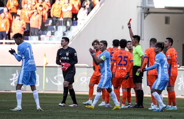 爱游戏-2025中超首轮诸强透视：短板未补 国脚团显疲态