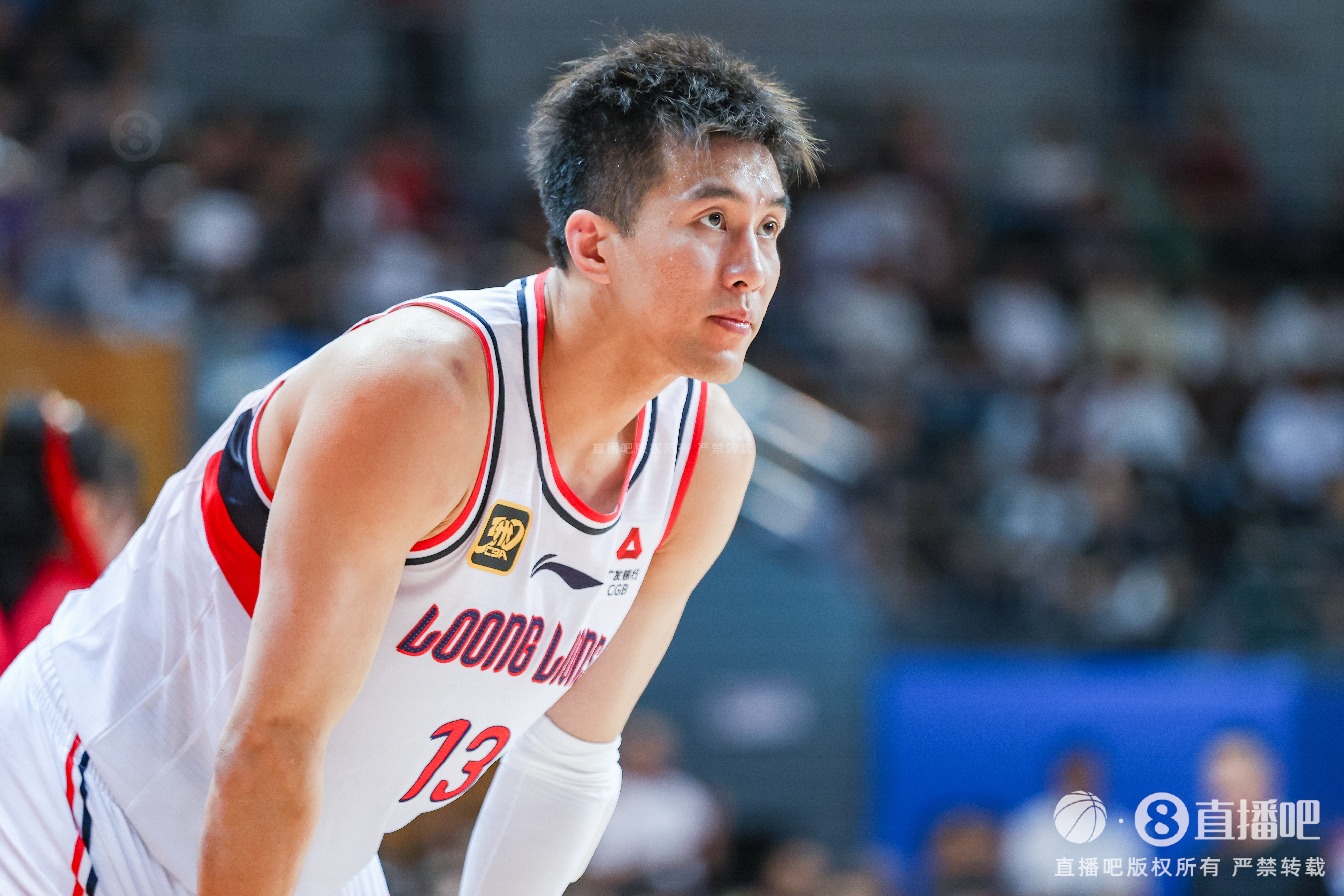 爱游戏官网-已缺阵2场！广州主帅：郭艾伦在此前打广东时受伤 复出时间待定